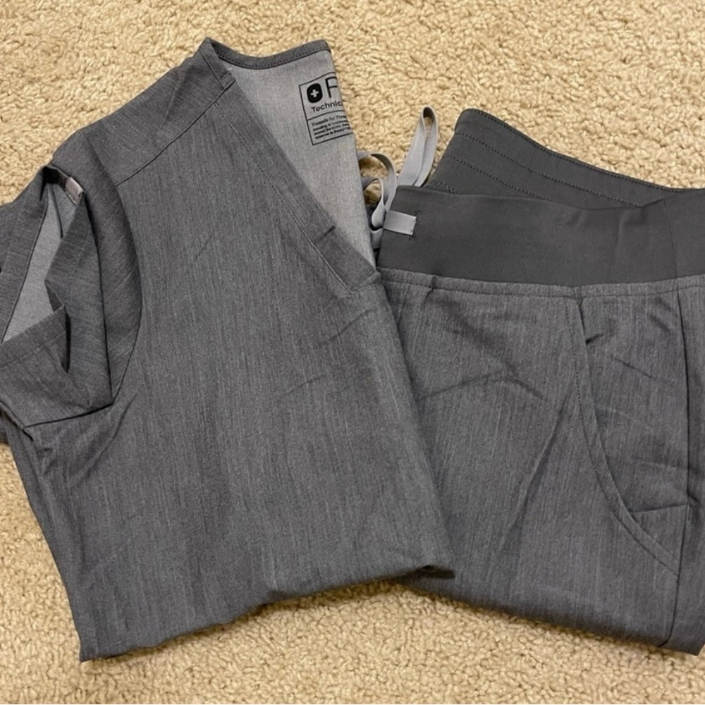 Figs Scrub Set (Graphite Color)